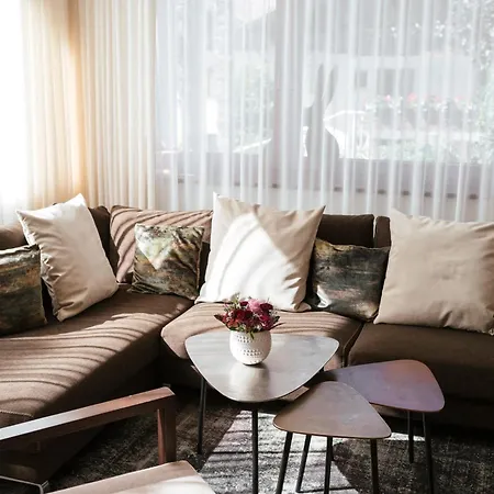 Mair In - A Apartment *